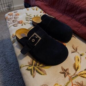 Alohas suede leather black clogs